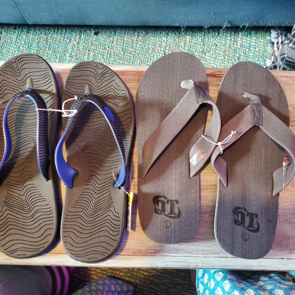 Men's Flip Flops 2 pair size 12 - 13 Large